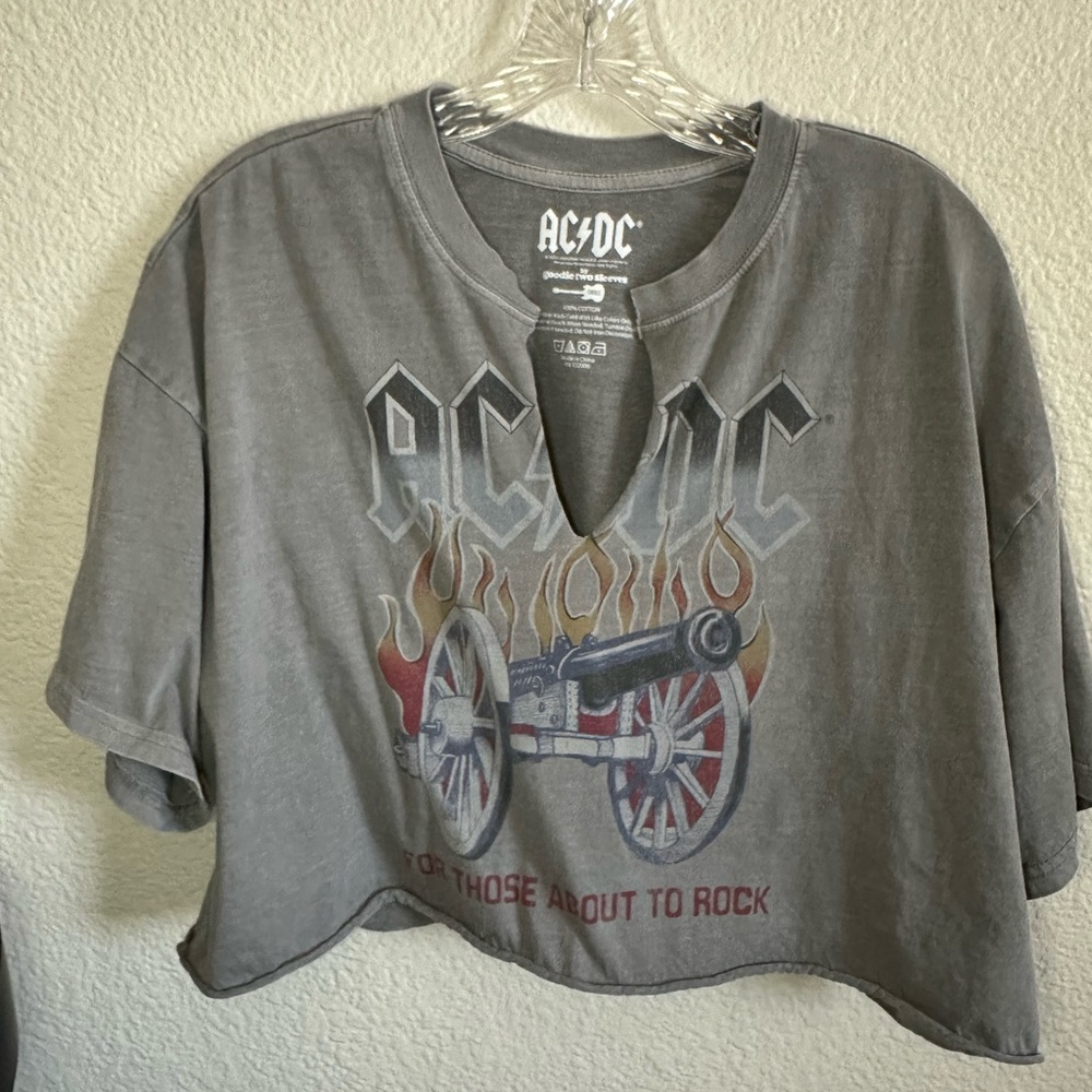 AC/DC top